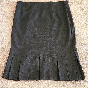 Pleated gray plaid pencil skirt
